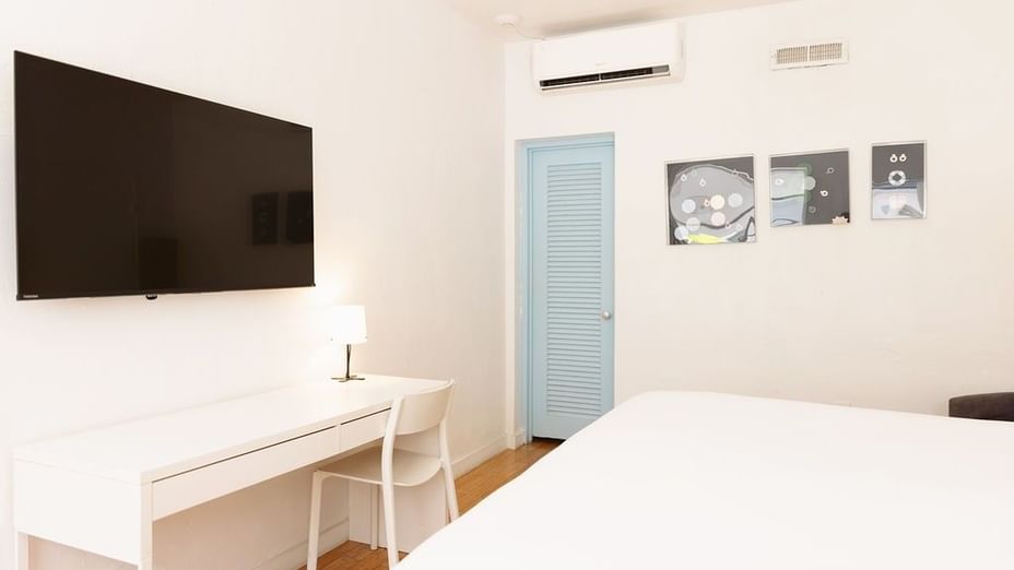 Standard King Room — 2